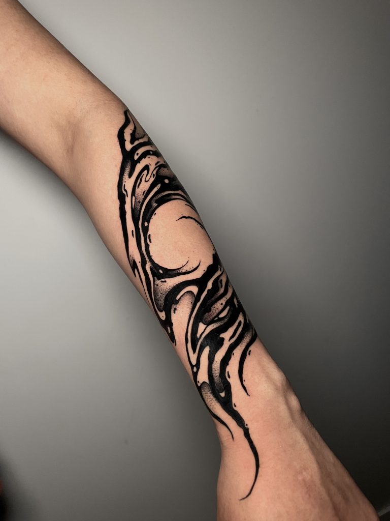 La Black Mamba. Peachland Okanagan Studio