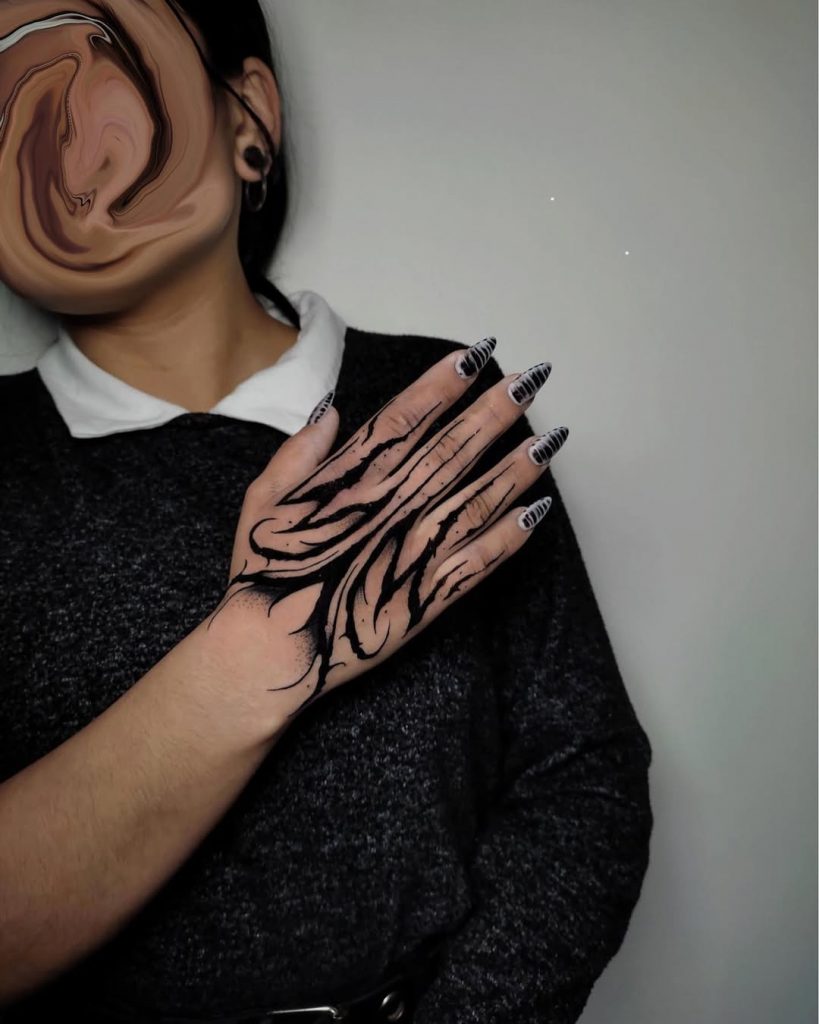 La Black Mamba. Peachland Okanagan Studio