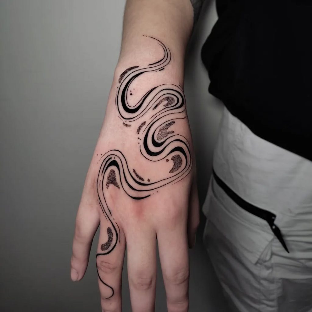 La Black Mamba. Peachland Okanagan Studio